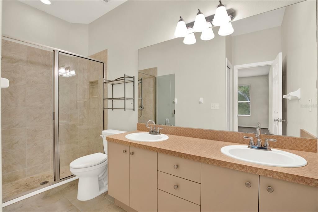 For Sale: $309,000 (2 beds, 2 baths, 1360 Square Feet)