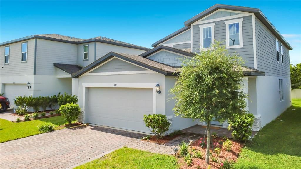En Venta: $325,000 (4 camas, 2 baños, 2200 Pies cuadrados)