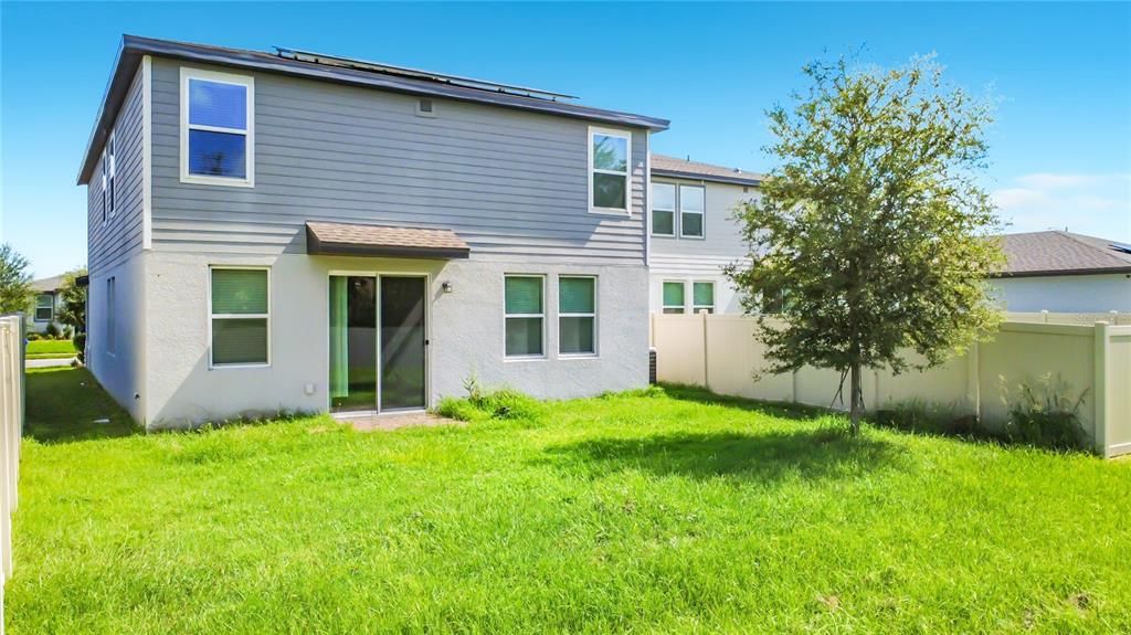 En Venta: $325,000 (4 camas, 2 baños, 2200 Pies cuadrados)