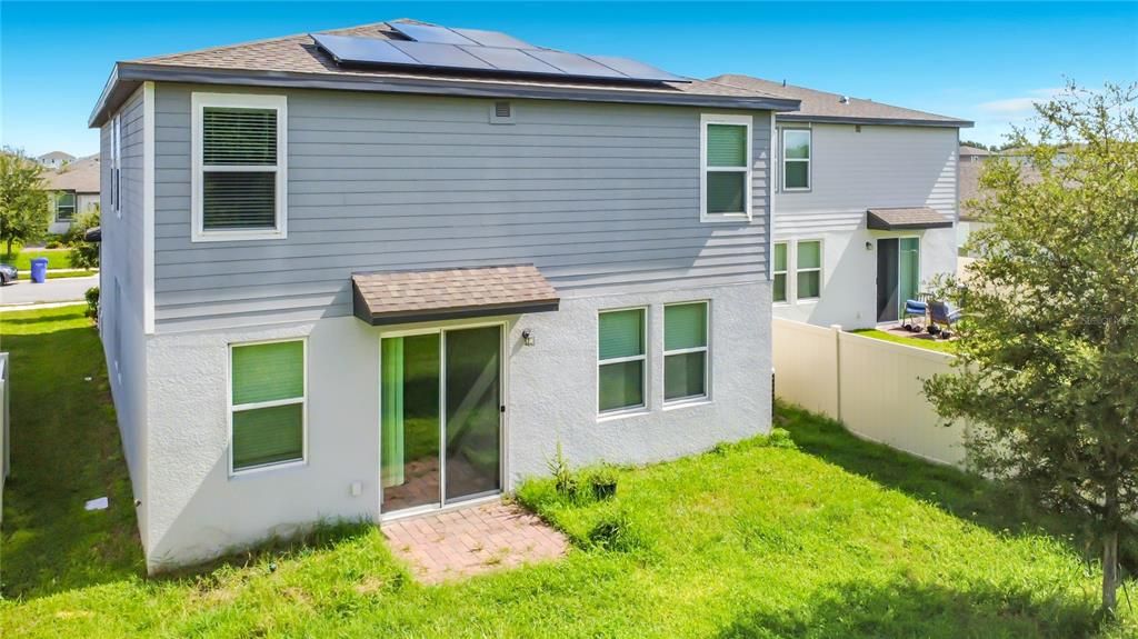 En Venta: $325,000 (4 camas, 2 baños, 2200 Pies cuadrados)