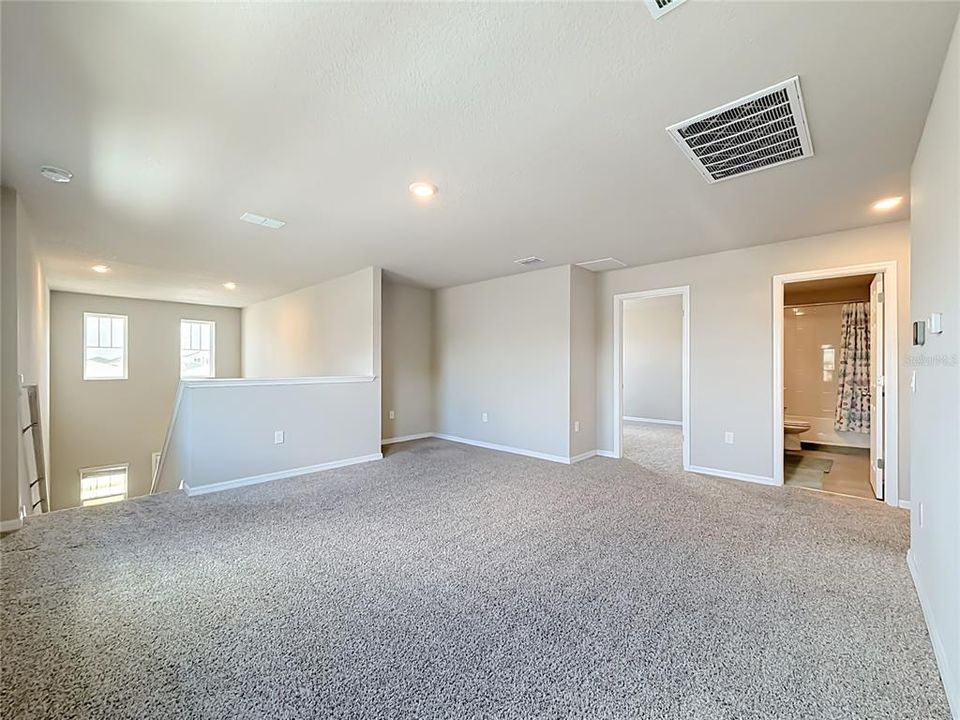 En Venta: $325,000 (4 camas, 2 baños, 2200 Pies cuadrados)