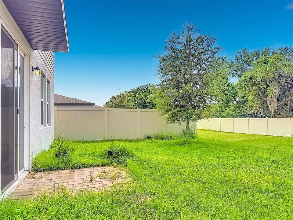 En Venta: $325,000 (4 camas, 2 baños, 2200 Pies cuadrados)