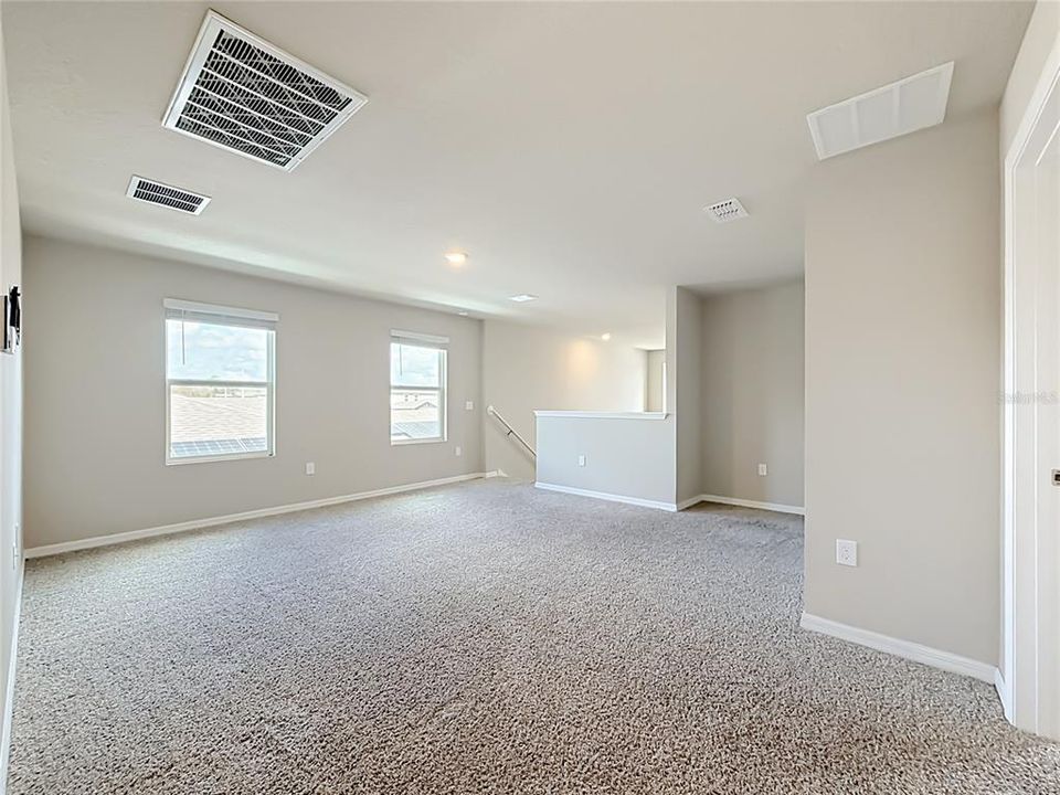 En Venta: $325,000 (4 camas, 2 baños, 2200 Pies cuadrados)
