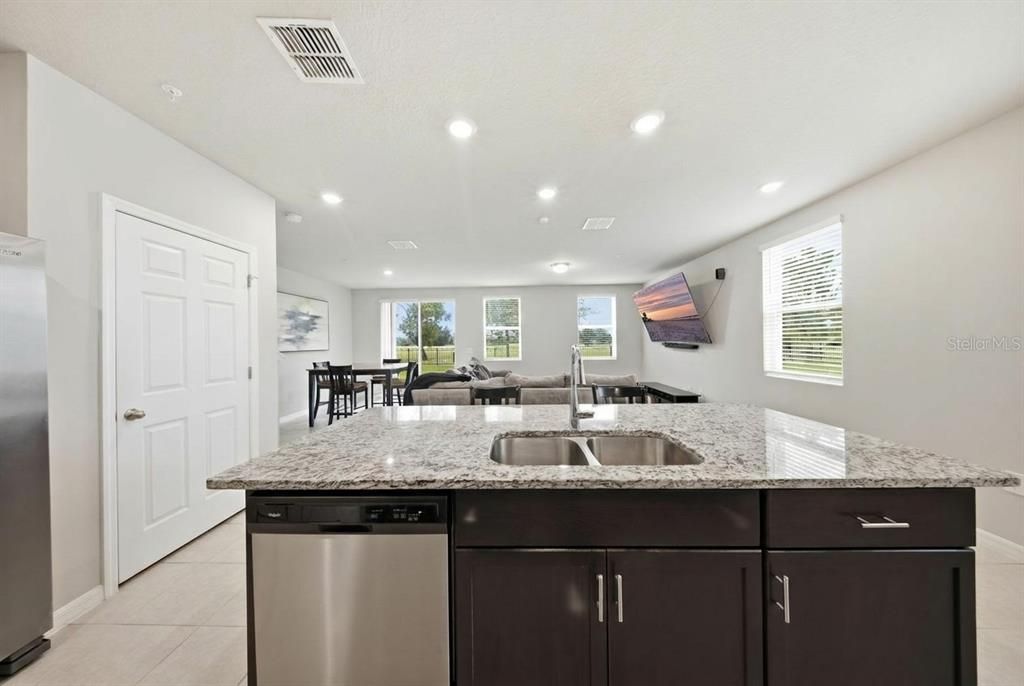 For Sale: $355,000 (3 beds, 2 baths, 1795 Square Feet)