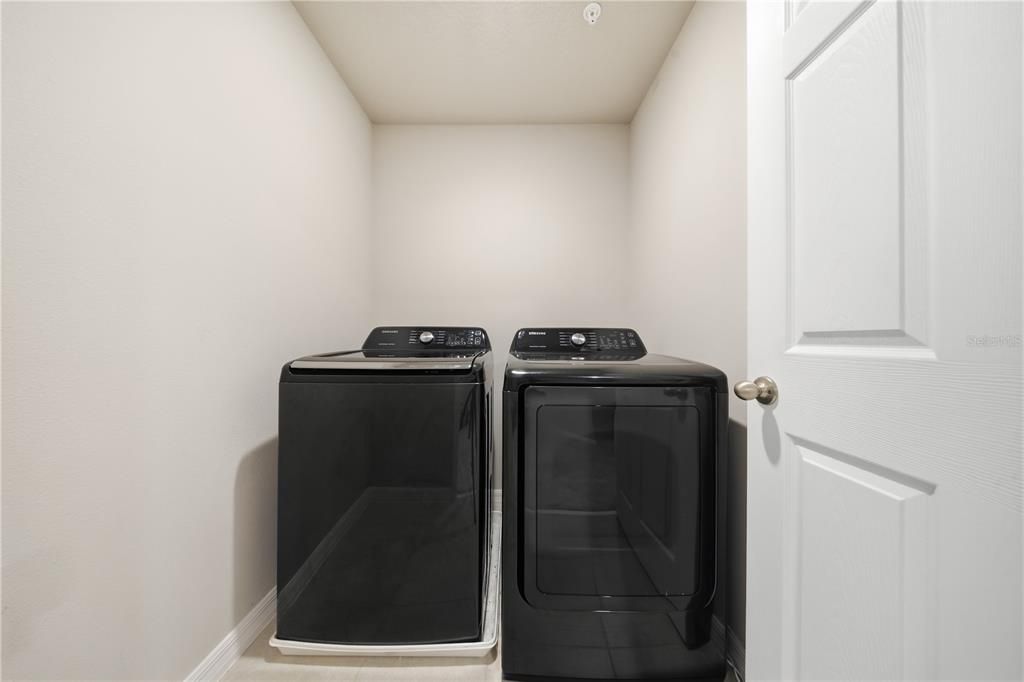 For Sale: $355,000 (3 beds, 2 baths, 1795 Square Feet)