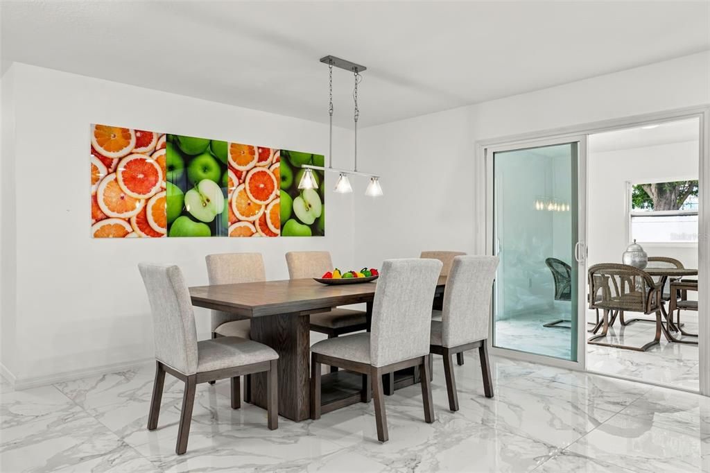 На продажу: $450,000 (4 спален, 2 ванн, 2113 Квадратных фут)