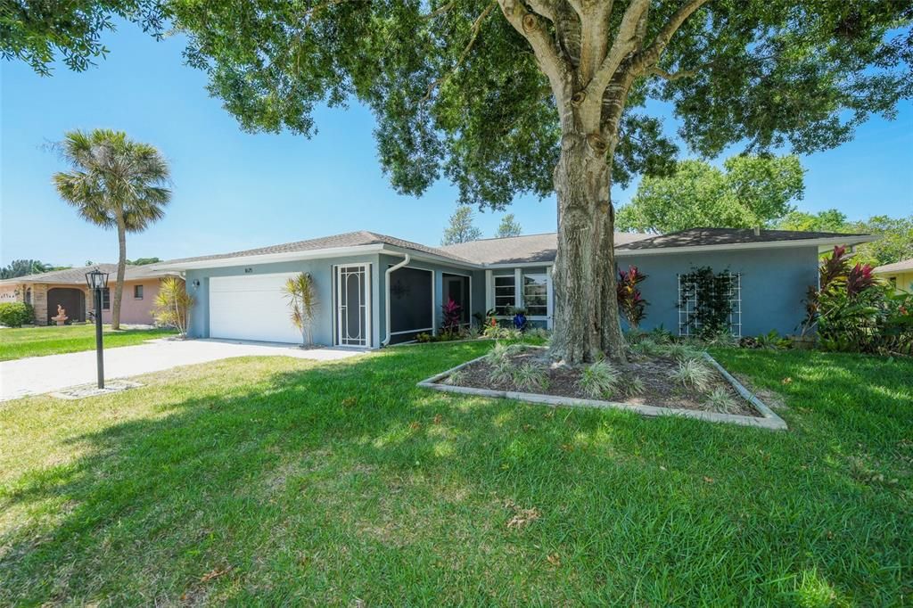 For Rent: $2,650 (3 beds, 2 baths, 2270 Square Feet)