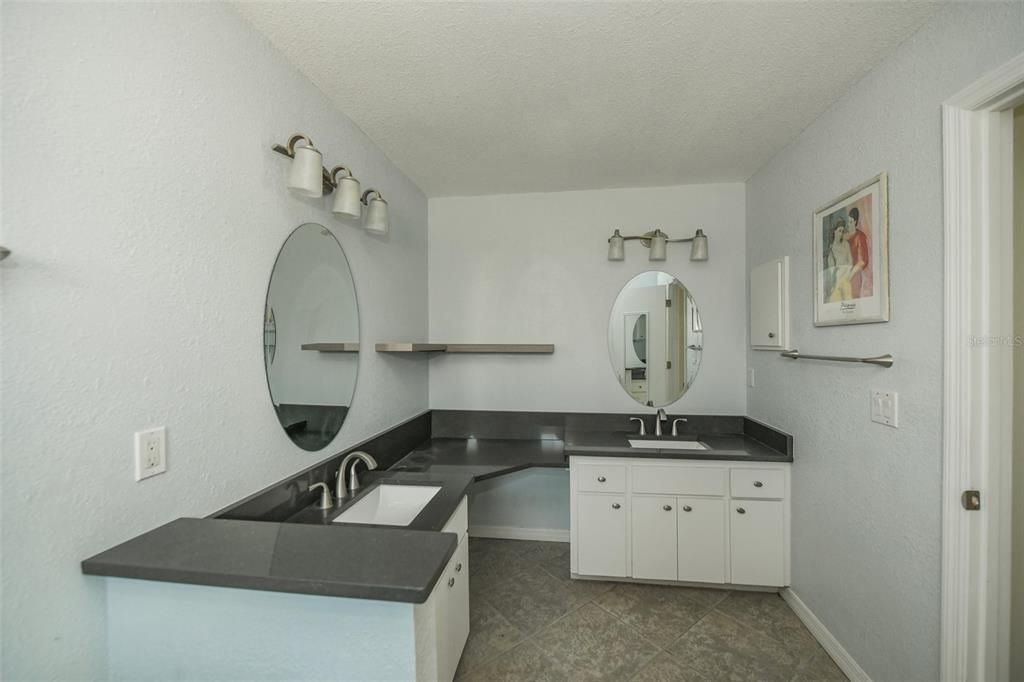 For Rent: $2,650 (3 beds, 2 baths, 2270 Square Feet)