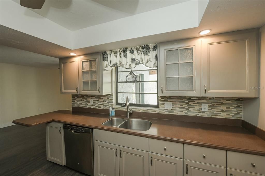 For Rent: $2,650 (3 beds, 2 baths, 2270 Square Feet)