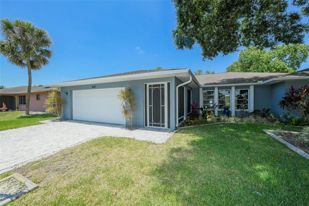 For Rent: $2,650 (3 beds, 2 baths, 2270 Square Feet)