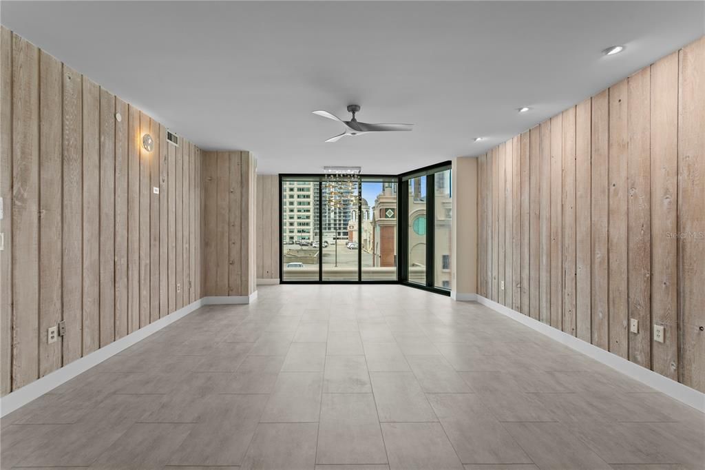 For Rent: $3,250 (1 beds, 1 baths, 1350 Square Feet)
