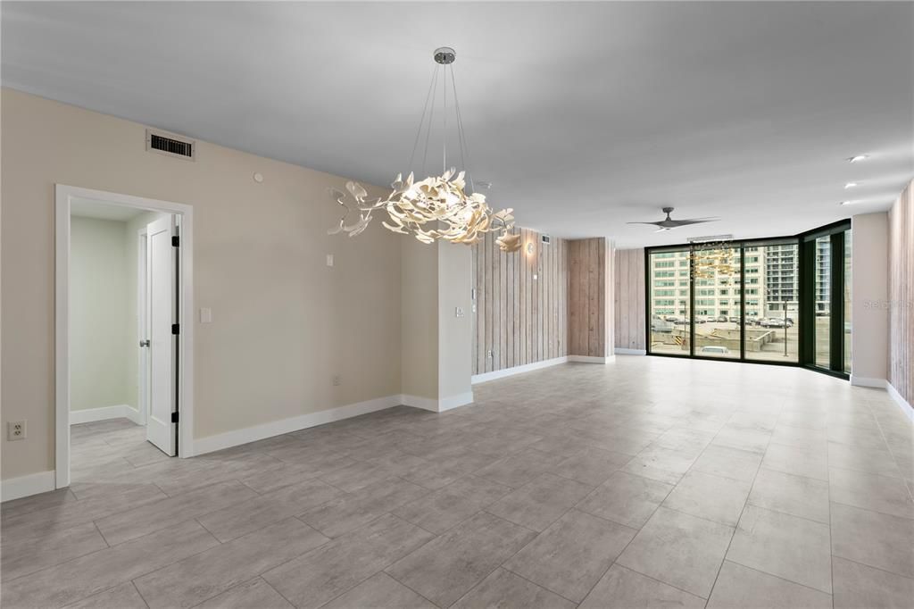 For Rent: $3,250 (1 beds, 1 baths, 1350 Square Feet)