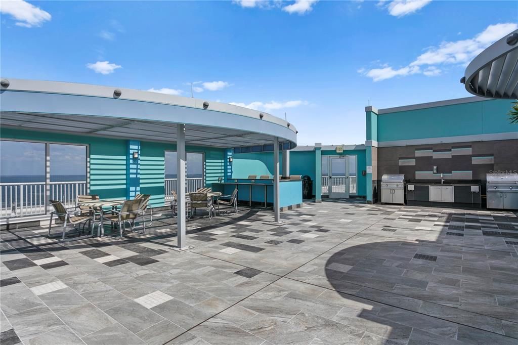 For Rent: $3,250 (1 beds, 1 baths, 1350 Square Feet)
