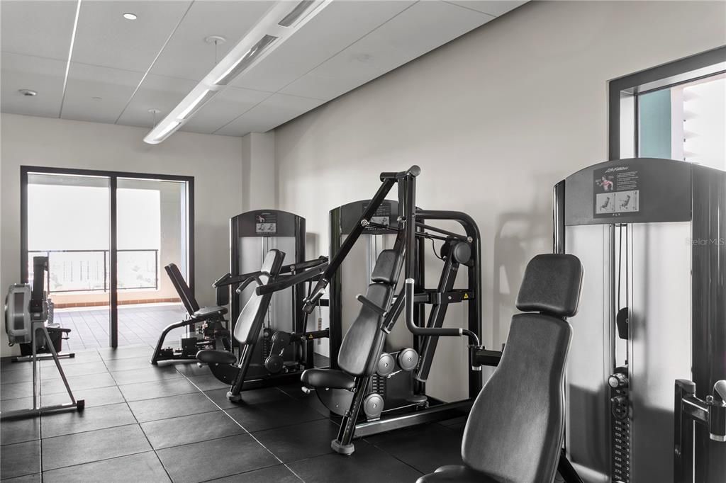 For Rent: $3,250 (1 beds, 1 baths, 1350 Square Feet)