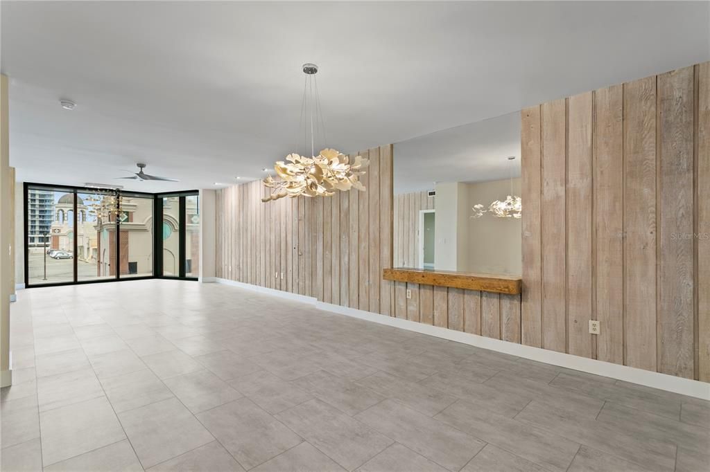 For Rent: $3,250 (1 beds, 1 baths, 1350 Square Feet)