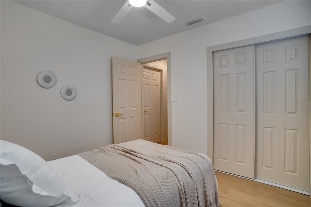 Activo con contrato: $449,000 (3 camas, 2 baños, 1260 Pies cuadrados)