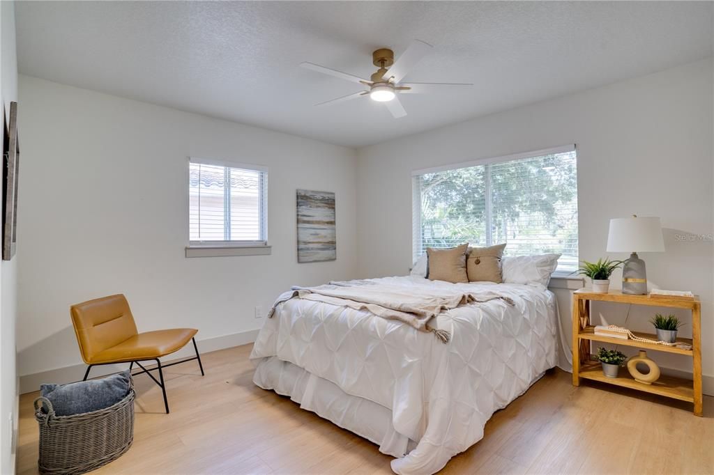 Activo con contrato: $449,000 (3 camas, 2 baños, 1260 Pies cuadrados)