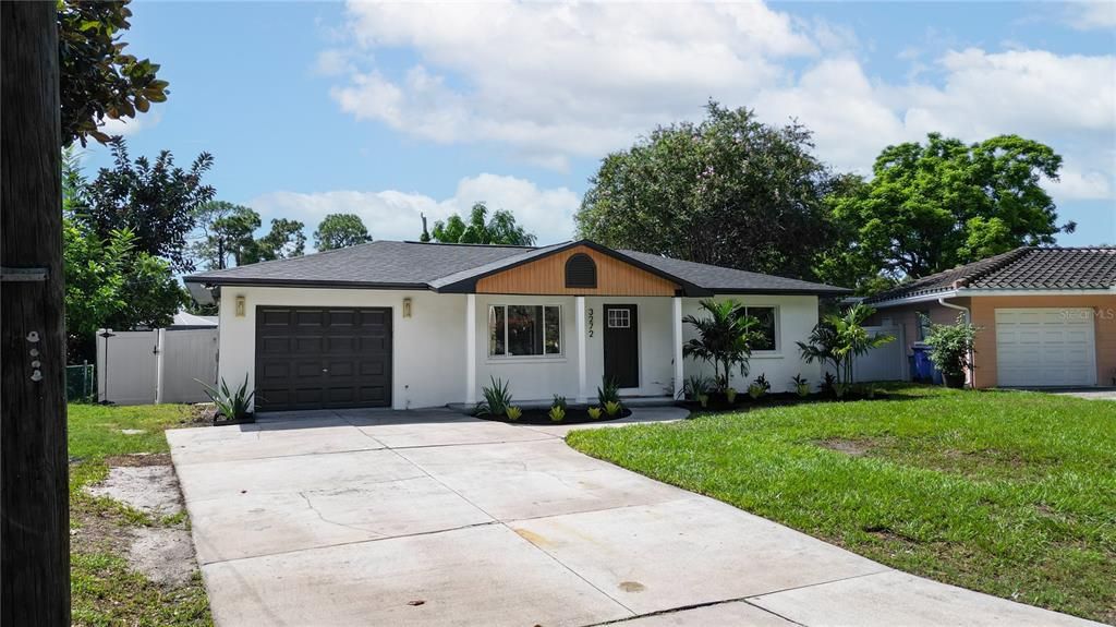 Activo con contrato: $449,000 (3 camas, 2 baños, 1260 Pies cuadrados)