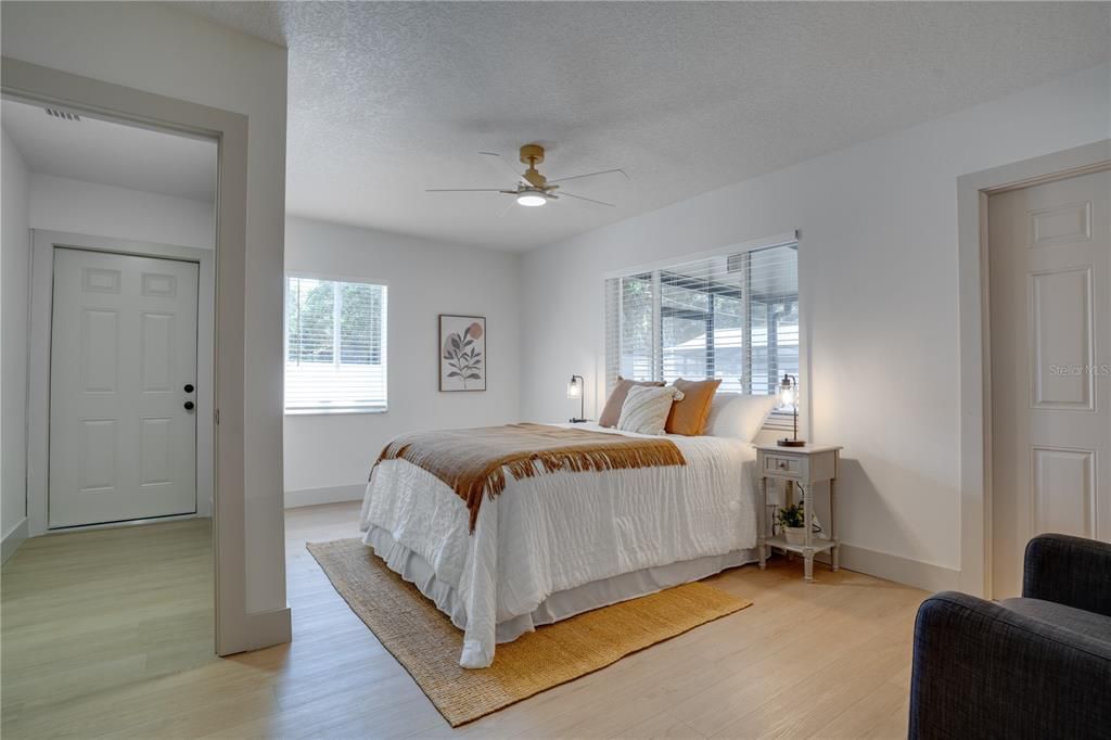 Activo con contrato: $449,000 (3 camas, 2 baños, 1260 Pies cuadrados)