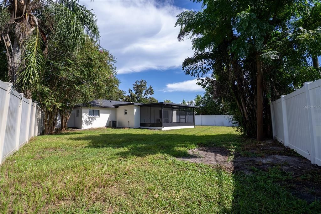Activo con contrato: $449,000 (3 camas, 2 baños, 1260 Pies cuadrados)