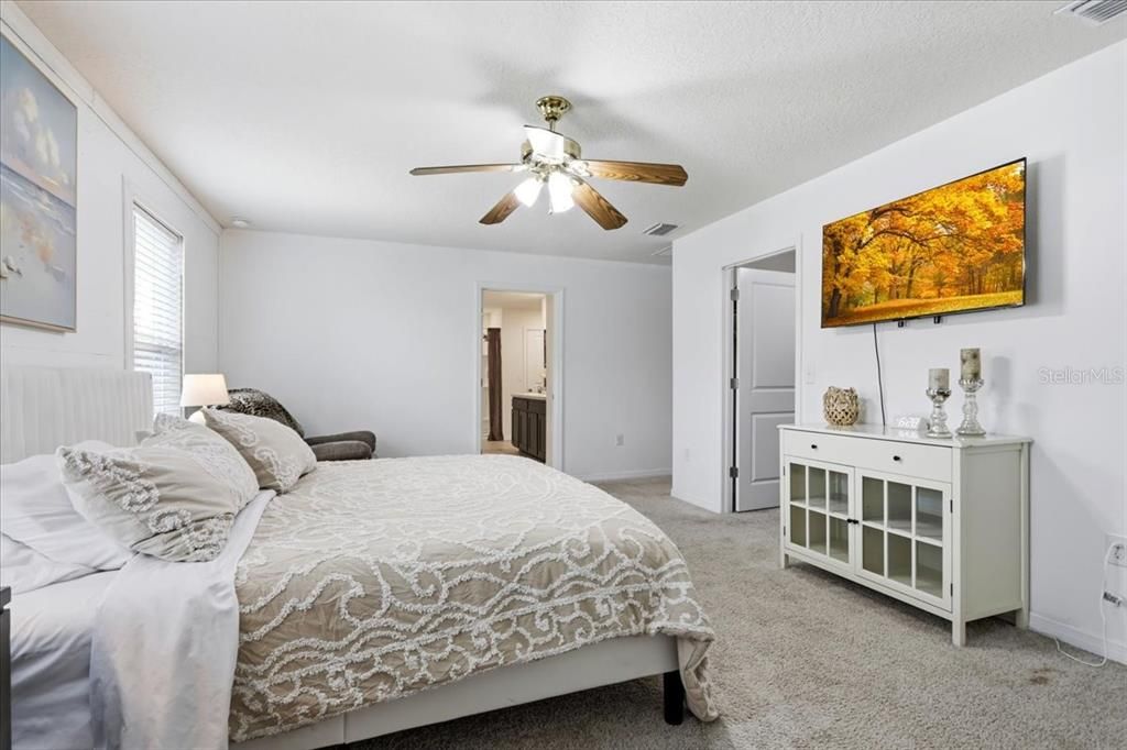 For Sale: $410,000 (4 beds, 2 baths, 2427 Square Feet)