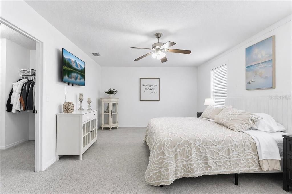 For Sale: $410,000 (4 beds, 2 baths, 2427 Square Feet)