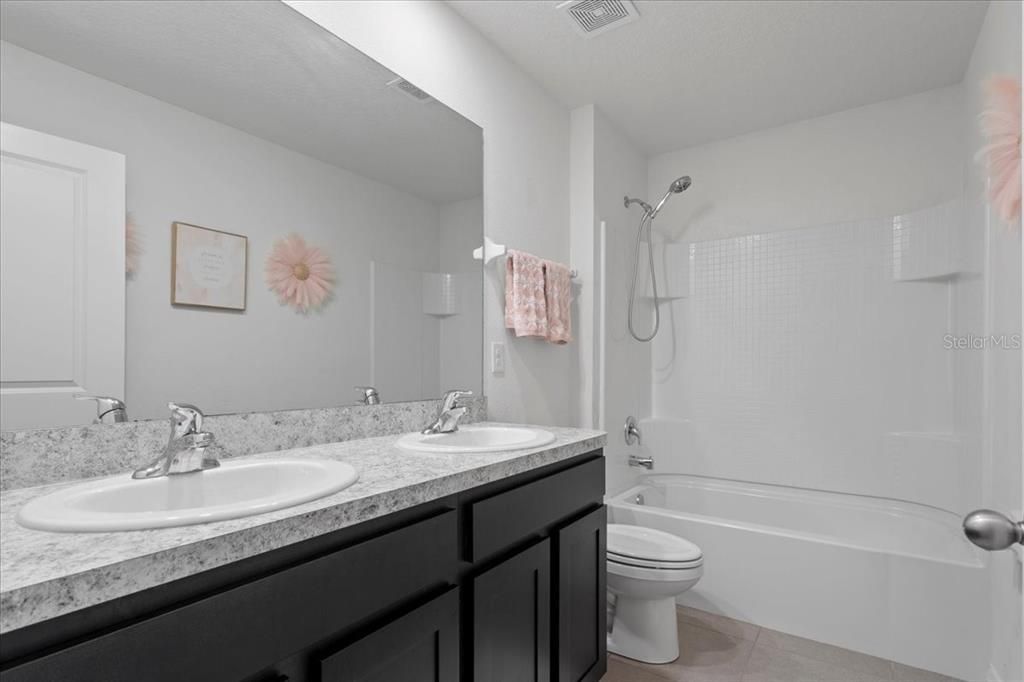 For Sale: $410,000 (4 beds, 2 baths, 2427 Square Feet)