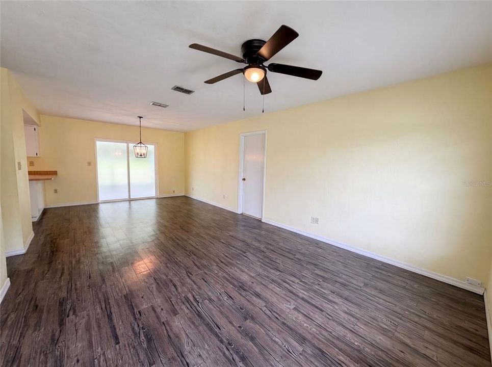 En Venta: $177,000 (2 camas, 1 baños, 972 Pies cuadrados)