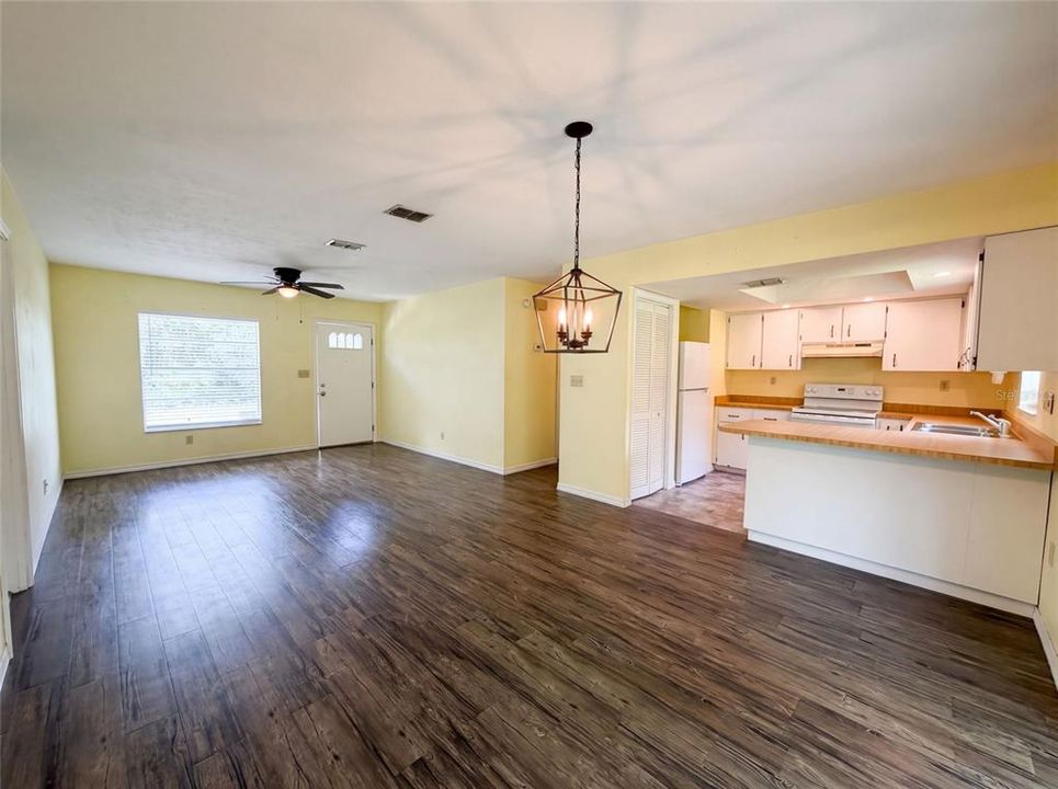 En Venta: $177,000 (2 camas, 1 baños, 972 Pies cuadrados)