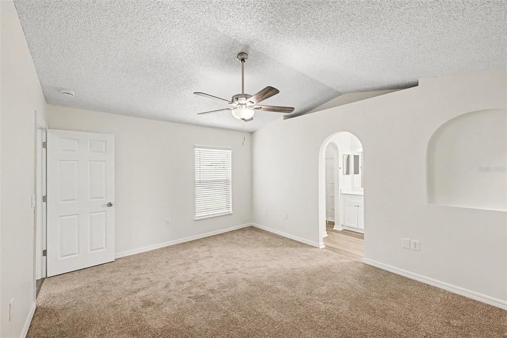 For Sale: $294,900 (3 beds, 2 baths, 1613 Square Feet)