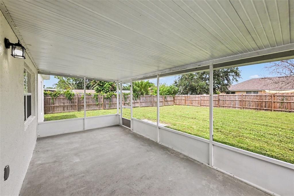 For Sale: $294,900 (3 beds, 2 baths, 1613 Square Feet)
