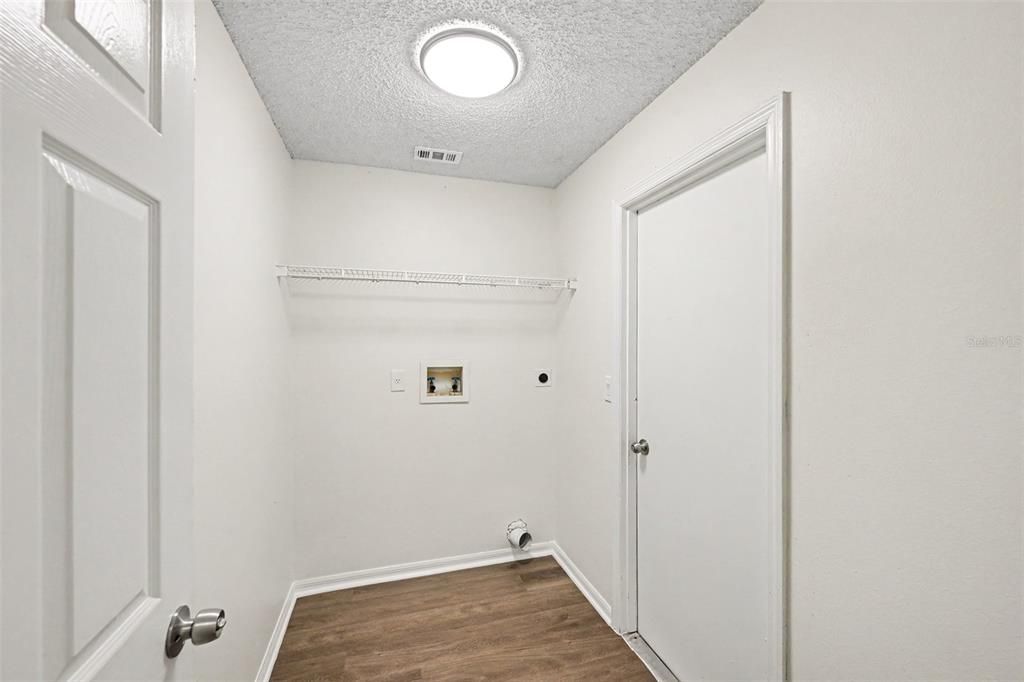 For Sale: $294,900 (3 beds, 2 baths, 1613 Square Feet)