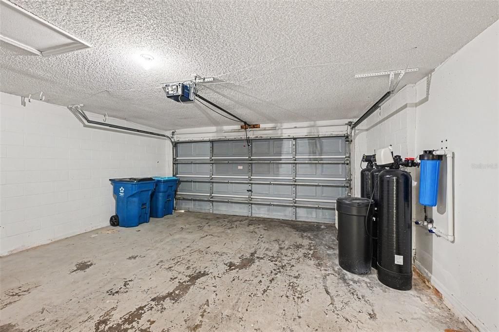 For Sale: $294,900 (3 beds, 2 baths, 1613 Square Feet)