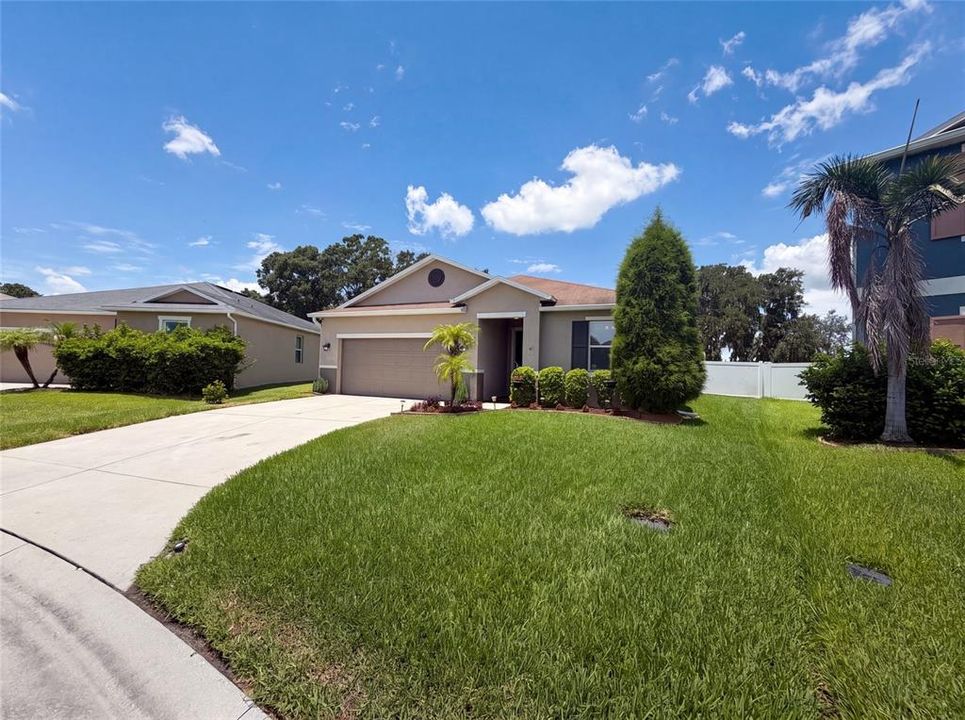 Active With Contract: $311,000 (3 beds, 2 baths, 2046 Square Feet)