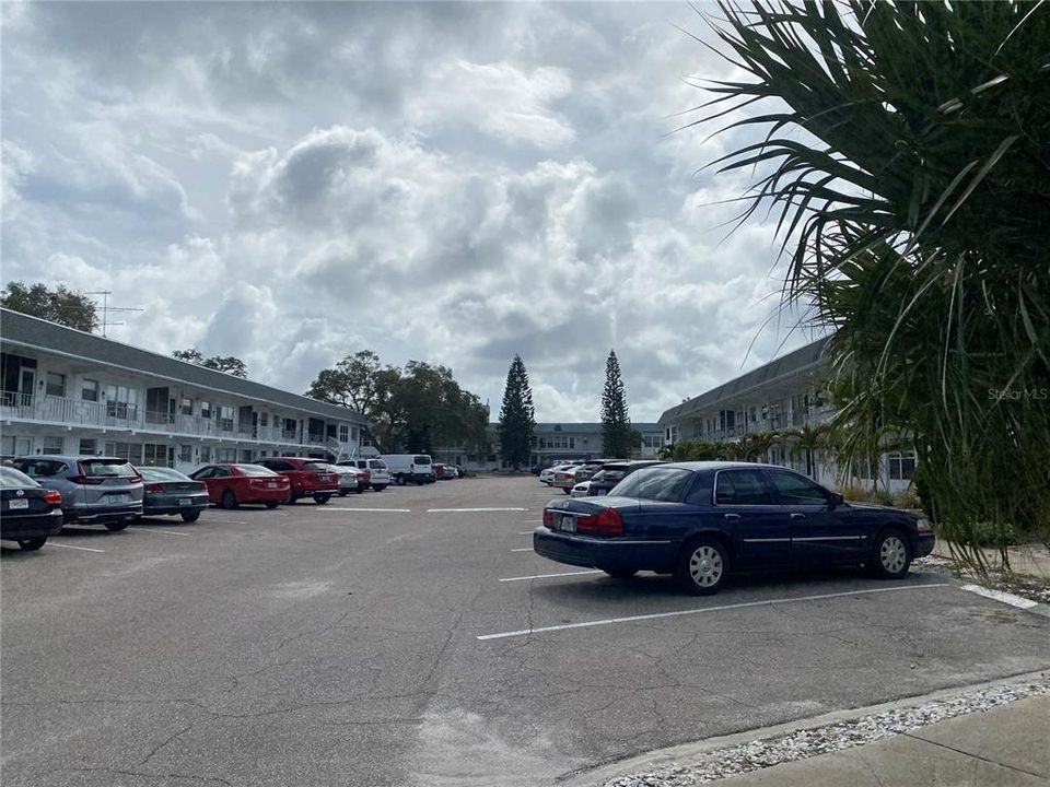 For Rent: $1,395 (1 beds, 1 baths, 705 Square Feet)