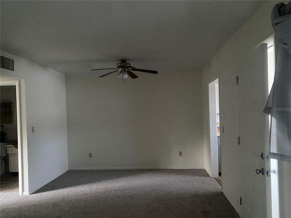 For Rent: $1,395 (1 beds, 1 baths, 705 Square Feet)