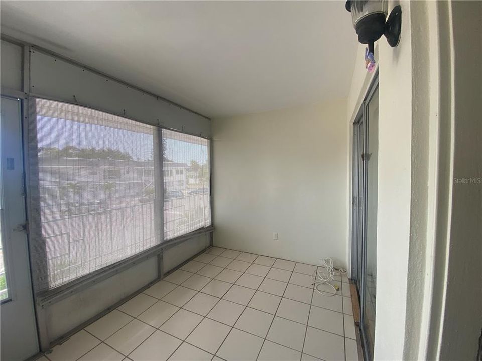 For Rent: $1,395 (1 beds, 1 baths, 705 Square Feet)