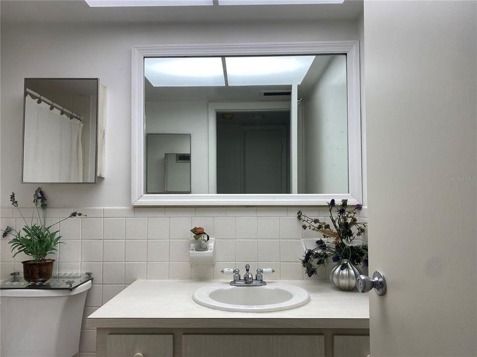 For Rent: $1,395 (1 beds, 1 baths, 705 Square Feet)