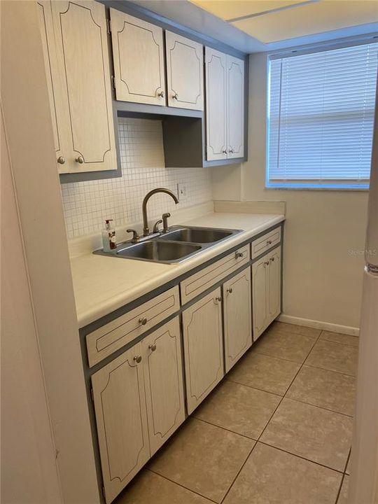 For Rent: $1,395 (1 beds, 1 baths, 705 Square Feet)