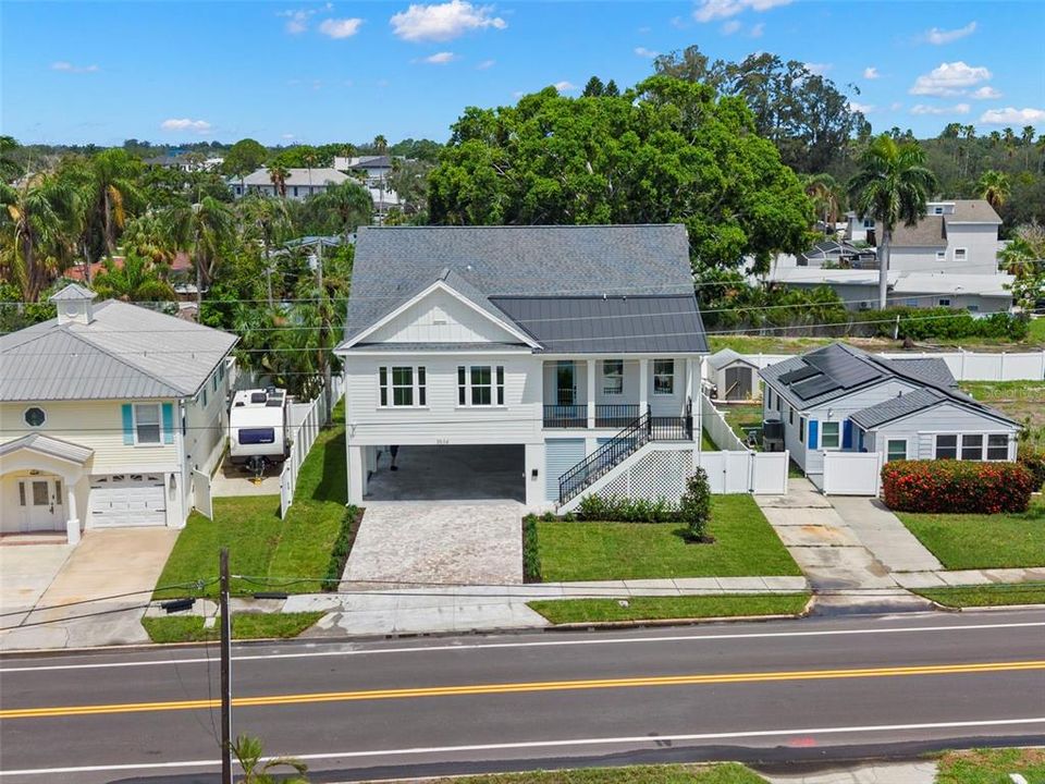 En Venta: $929,900 (4 camas, 2 baños, 2168 Pies cuadrados)