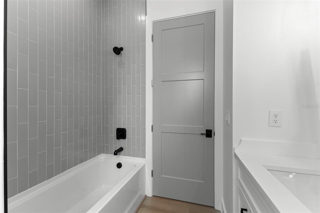 En Venta: $929,900 (4 camas, 2 baños, 2168 Pies cuadrados)