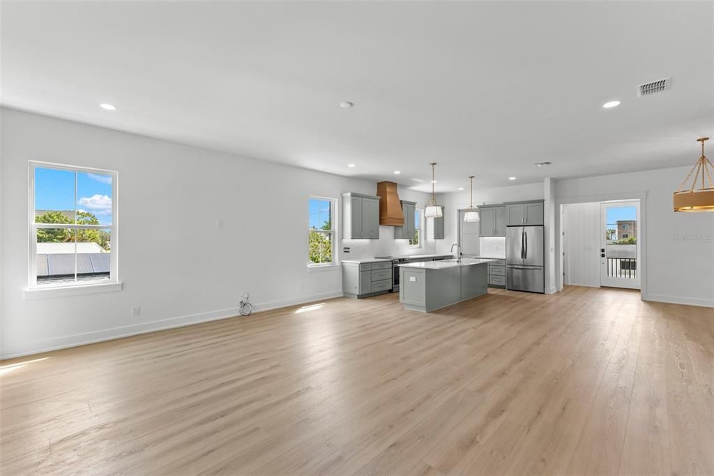 En Venta: $929,900 (4 camas, 2 baños, 2168 Pies cuadrados)