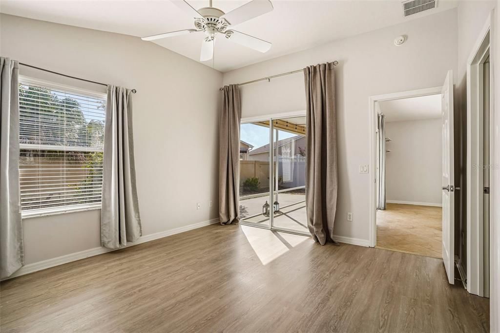 Active With Contract: $315,000 (2 beds, 2 baths, 1138 Square Feet)