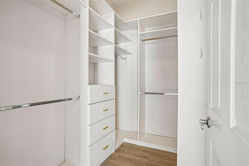 Active With Contract: $315,000 (2 beds, 2 baths, 1138 Square Feet)