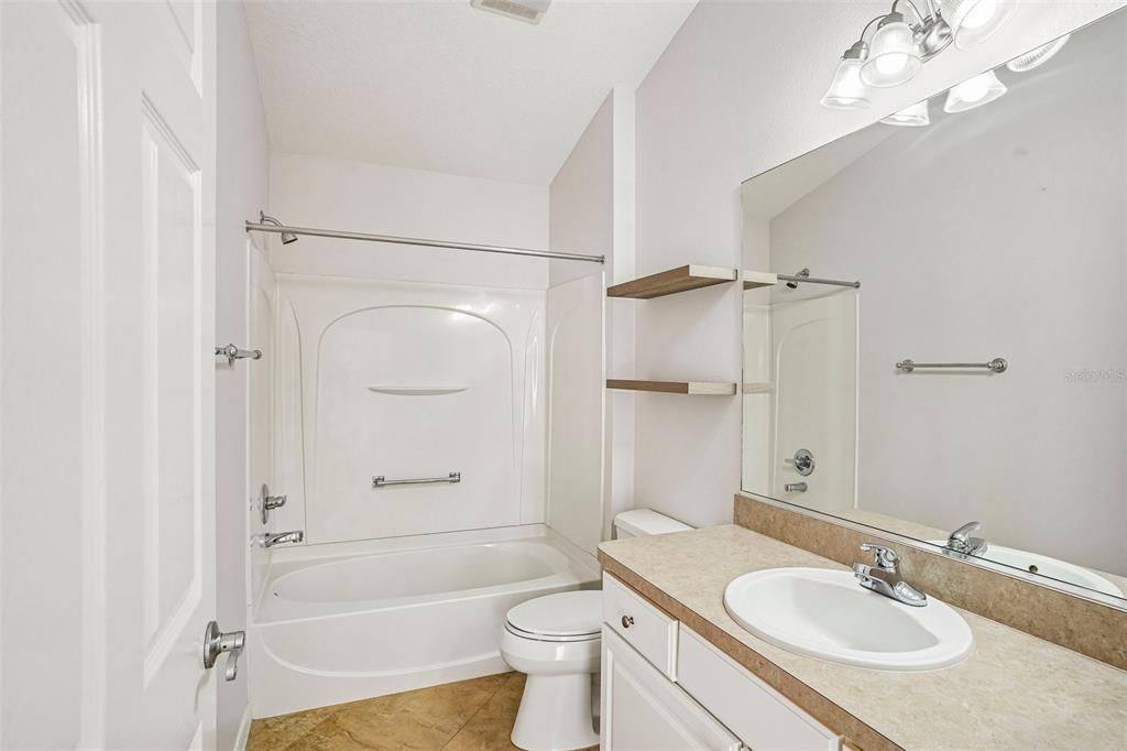 Active With Contract: $315,000 (2 beds, 2 baths, 1138 Square Feet)
