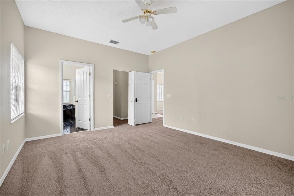 For Sale: $369,000 (4 beds, 2 baths, 2017 Square Feet)