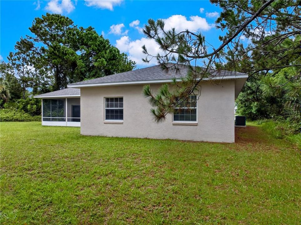 For Sale: $369,000 (4 beds, 2 baths, 2017 Square Feet)