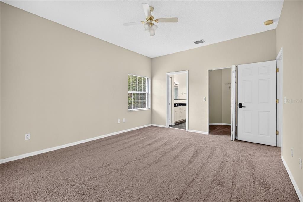 For Sale: $369,000 (4 beds, 2 baths, 2017 Square Feet)