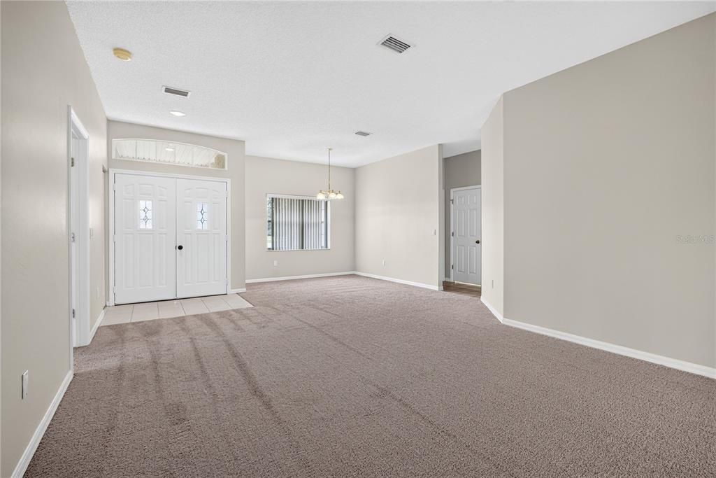 For Sale: $369,000 (4 beds, 2 baths, 2017 Square Feet)