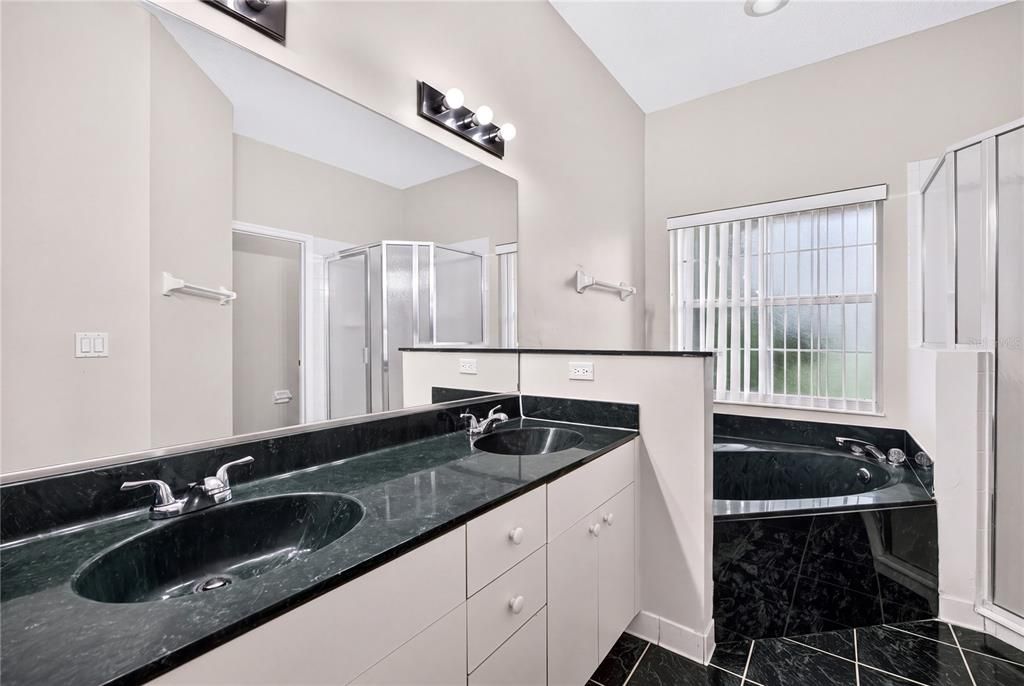 For Sale: $369,000 (4 beds, 2 baths, 2017 Square Feet)